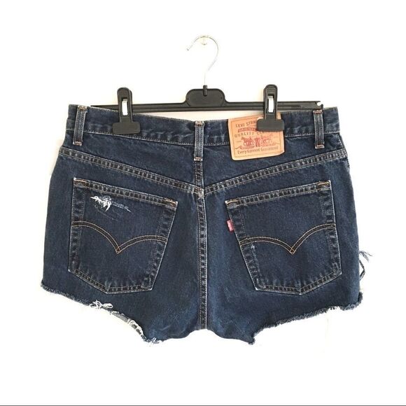 LEVI’S High Waisted Denim Shorts Dark Blue 30 - Picture 2 of 3